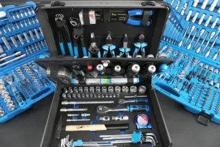 Professionele gereedschapsset met handgereedschap en doppen